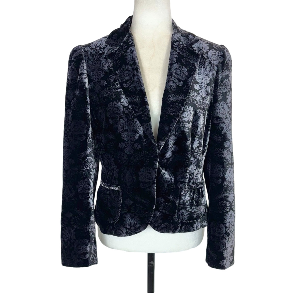 Tahari black velvet blazer